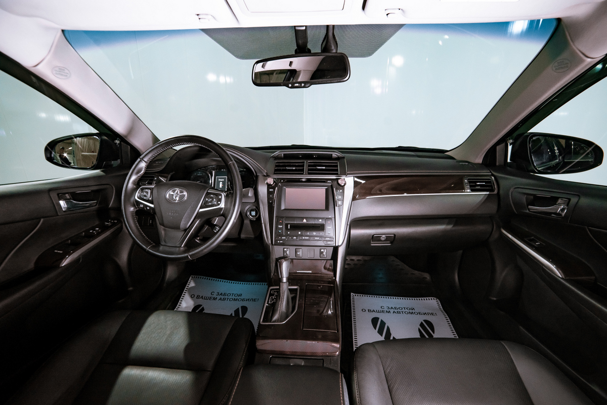 2016 Toyota Camry VII Рестайлинг, Черный - вид 5