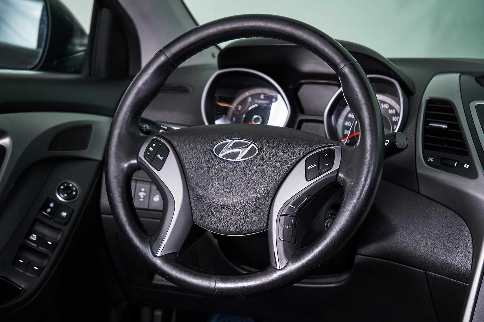 2015 Hyundai Elantra V Рестайлинг, Коричневый - вид 9