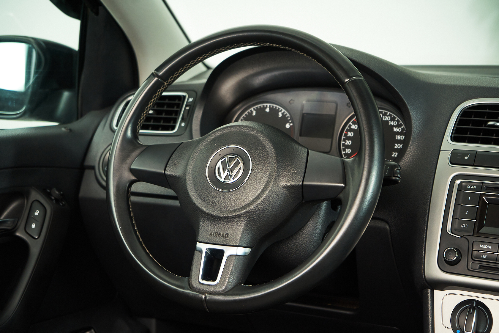 2013 Volkswagen Polo V №5429902, Черный, 409000 рублей - вид 9