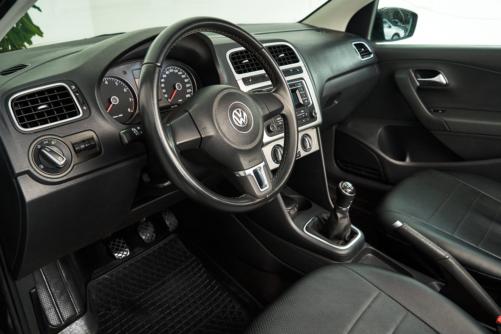 2013 Volkswagen Polo V №5429902, Черный, 409000 рублей - вид 12