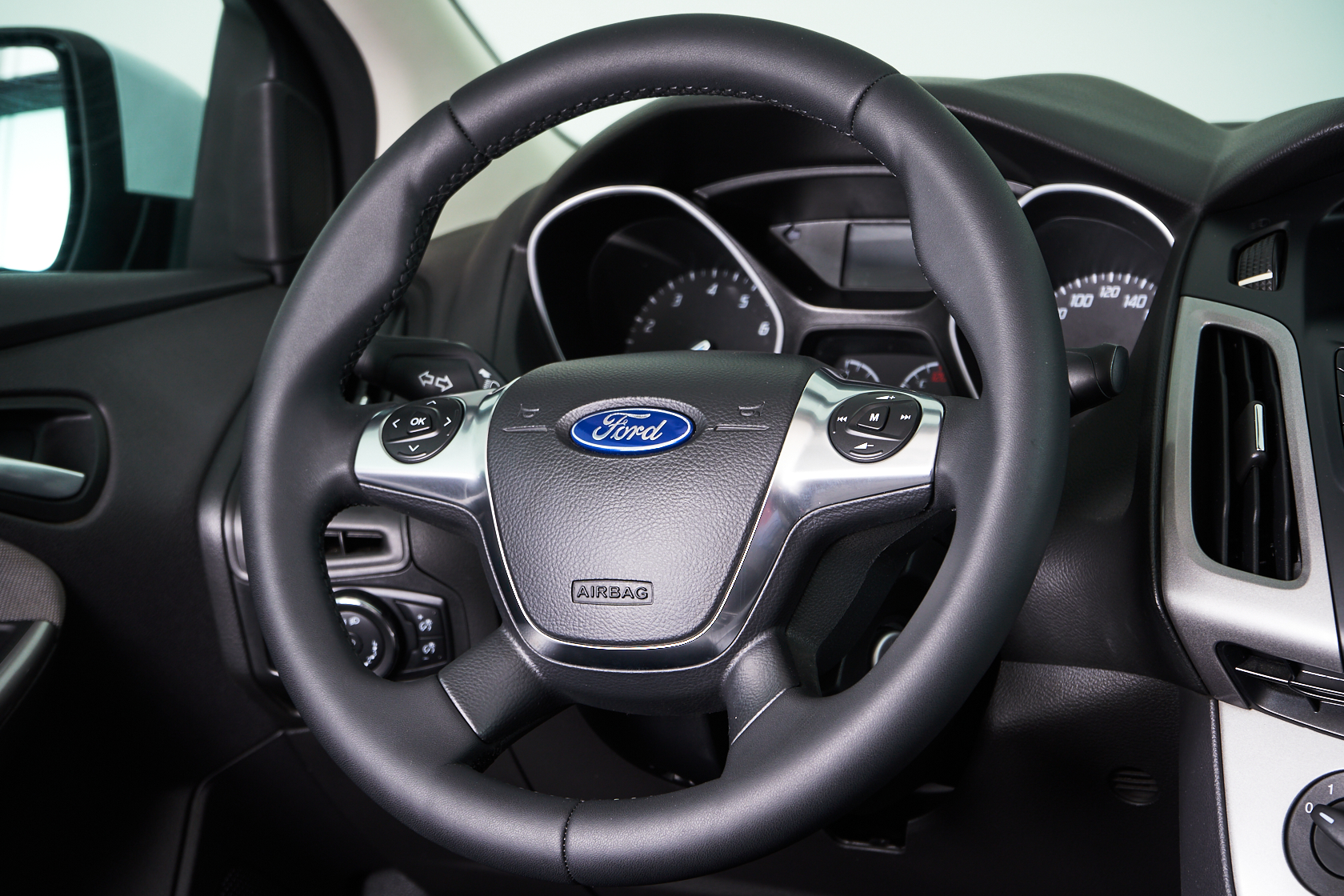 2013 Ford Focus III, Белый - вид 10