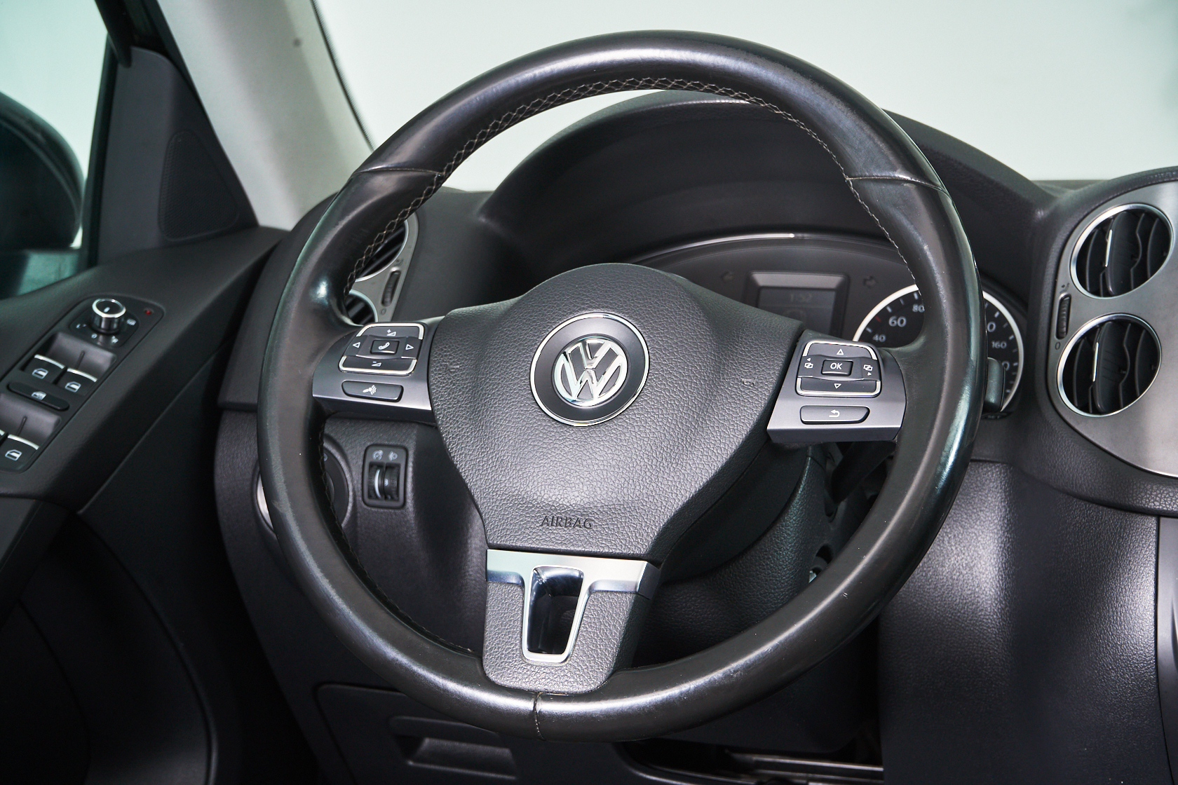 2011 Volkswagen Tiguan I №5521262, Черный, 749000 рублей - вид 9