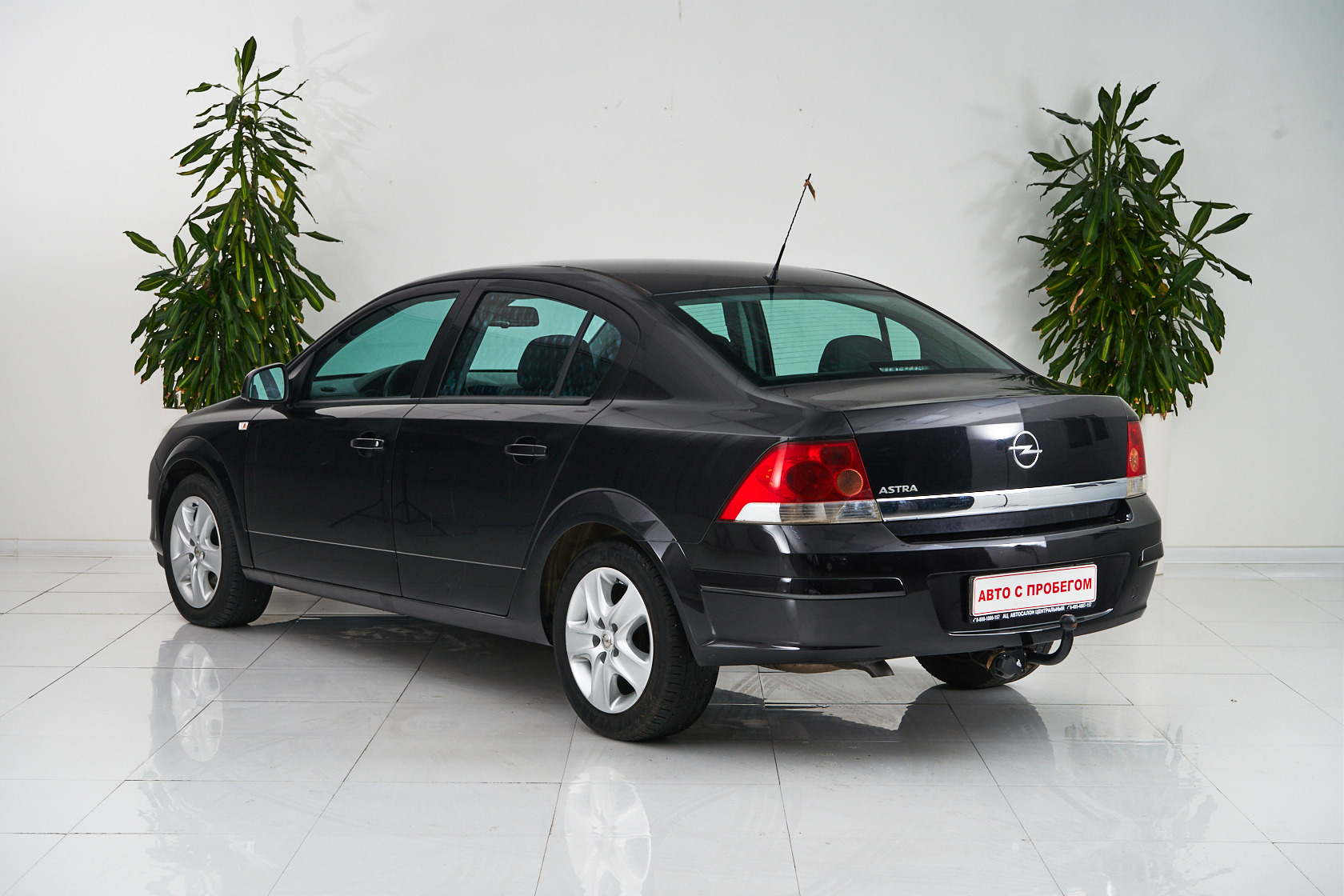 2011 Opel Astra , Черный - вид 4