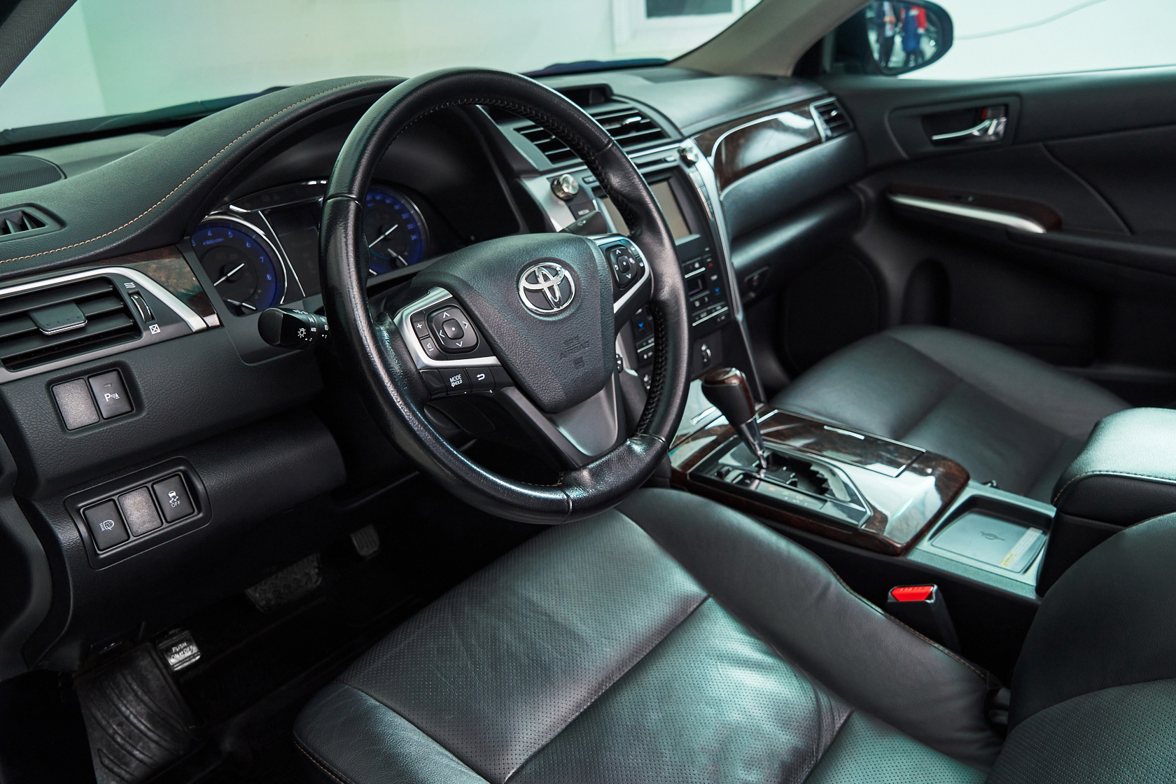 2015 Toyota Camry VII Рестайлинг, Серый - вид 9