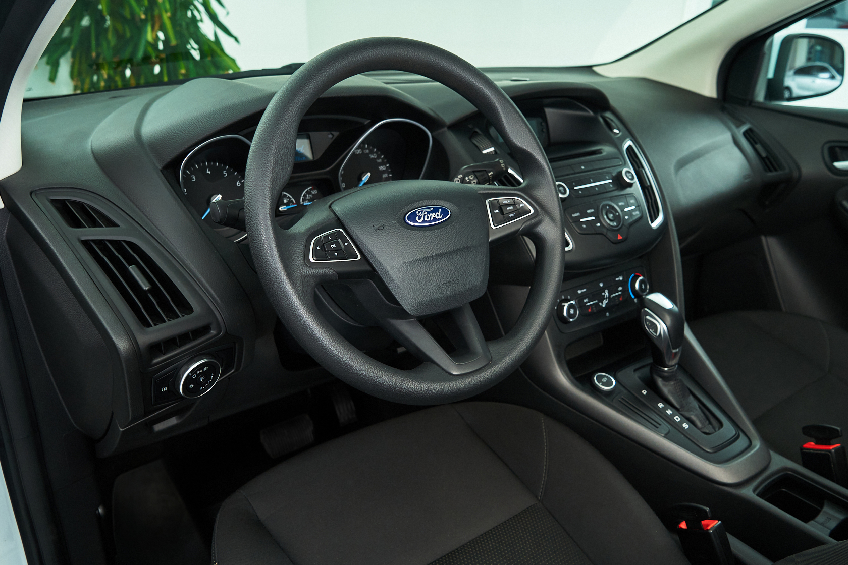 2017 Ford Focus III Рестайлинг, Белый - вид 9