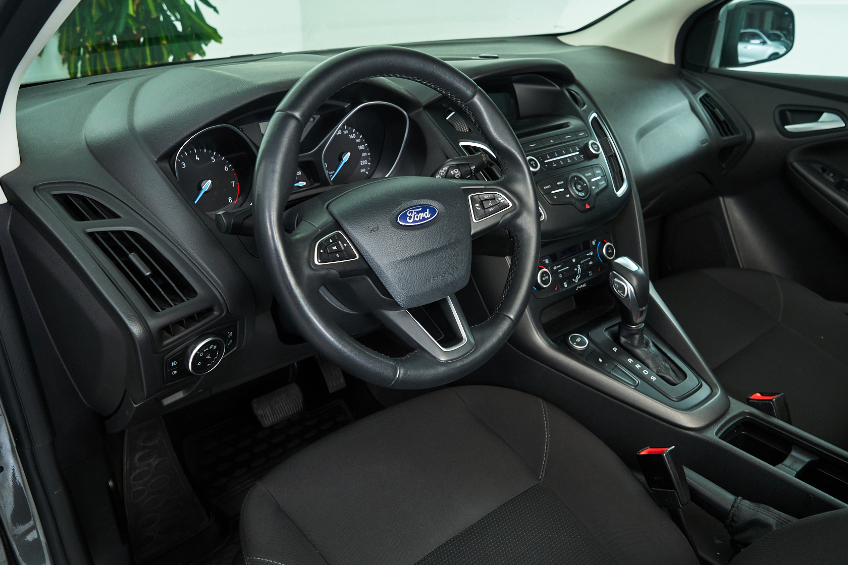 2016 Ford Focus III Рестайлинг, Серый - вид 9