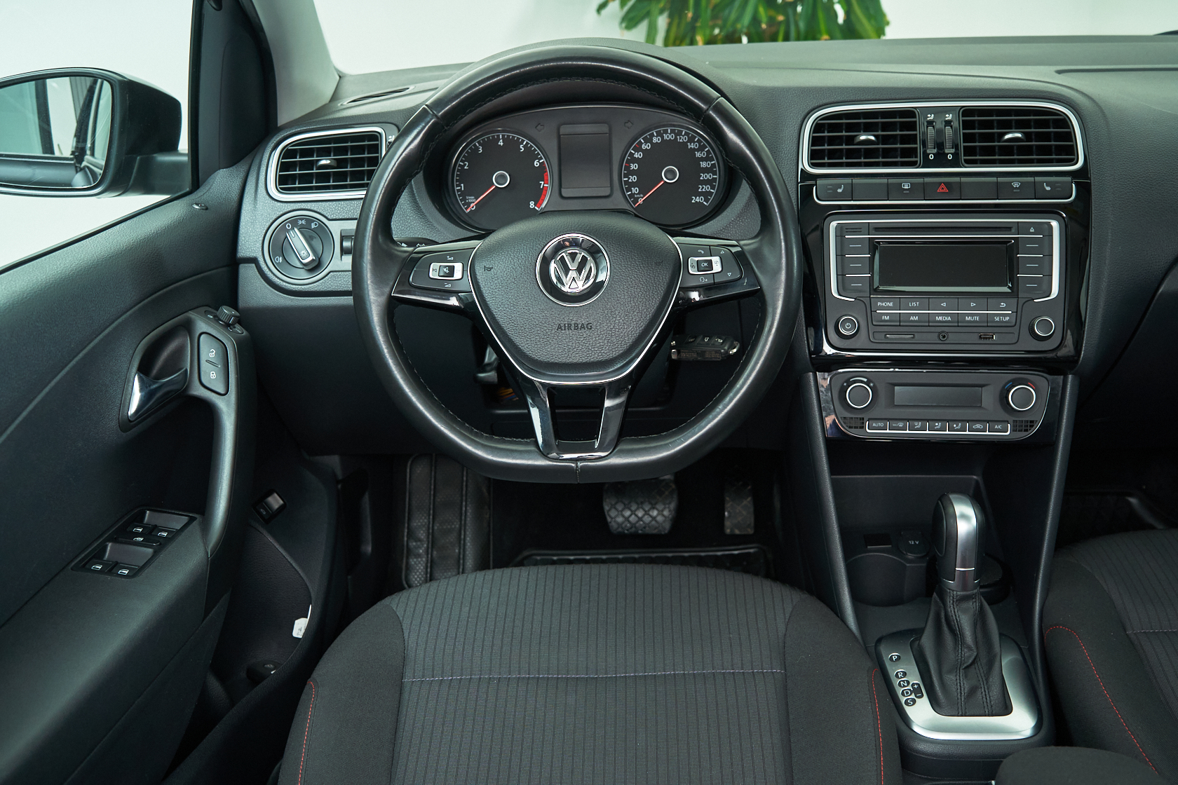 2017 Volkswagen Polo V Рестайлинг №6013376, Черный, 739000 рублей - вид 10