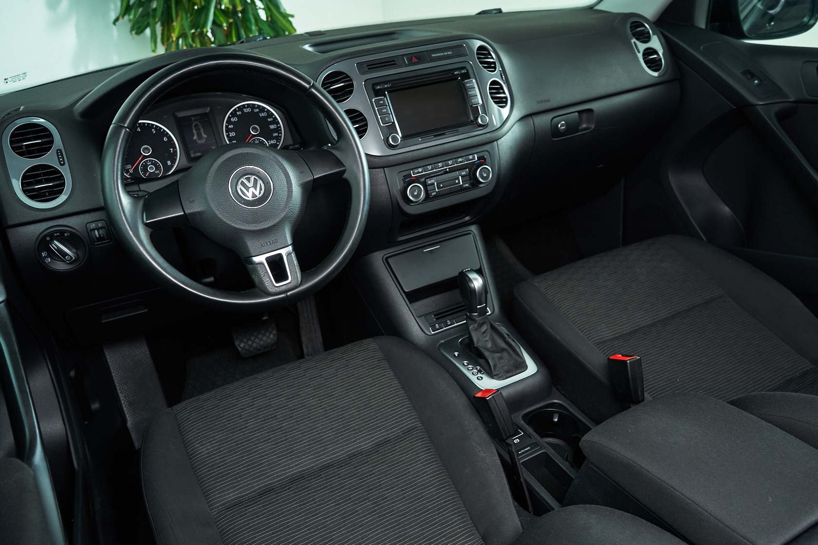 2014 Volkswagen Tiguan I Рестайлинг, Черный - вид 10