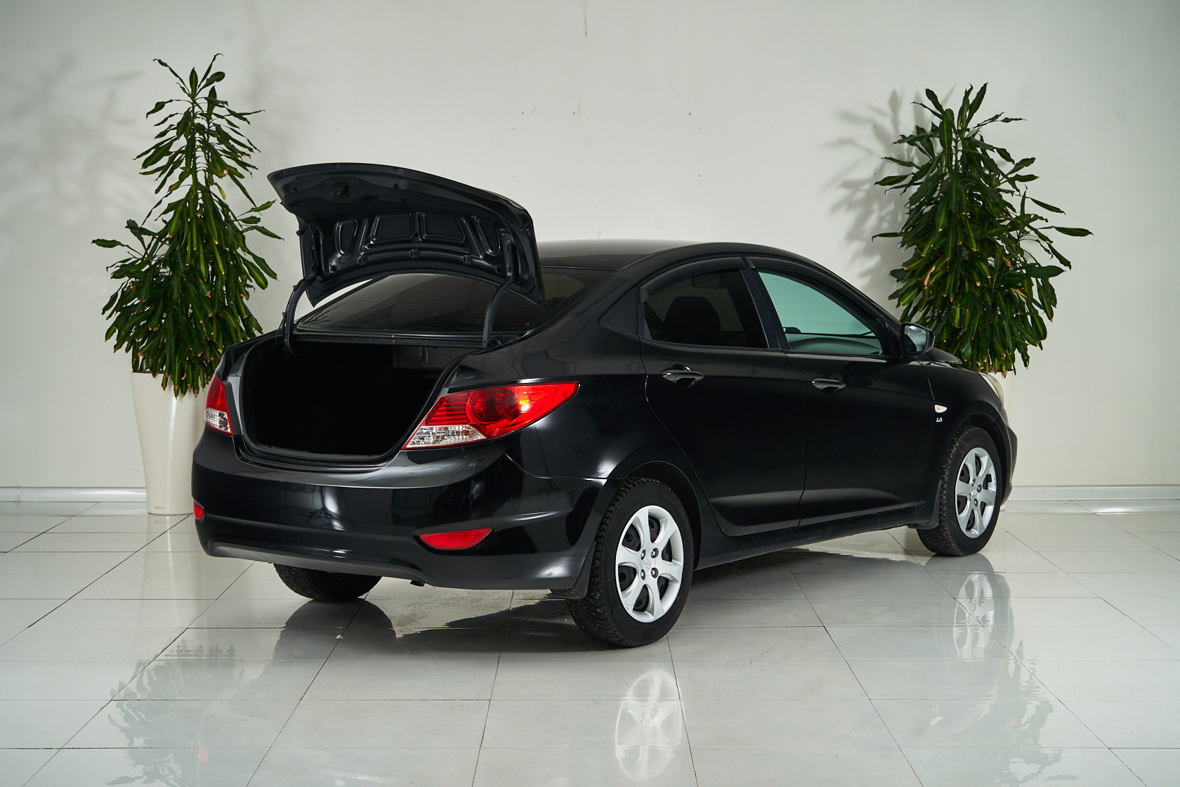 2011 Hyundai Solaris I, Черный - вид 6