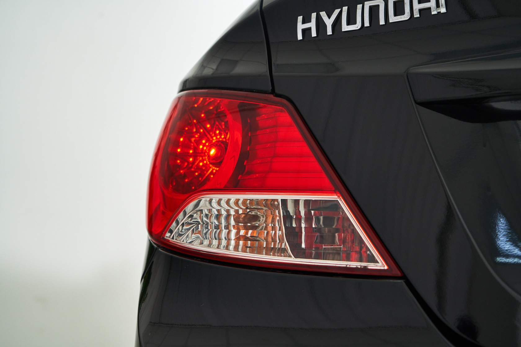 2011 Hyundai Solaris I, Черный - вид 14