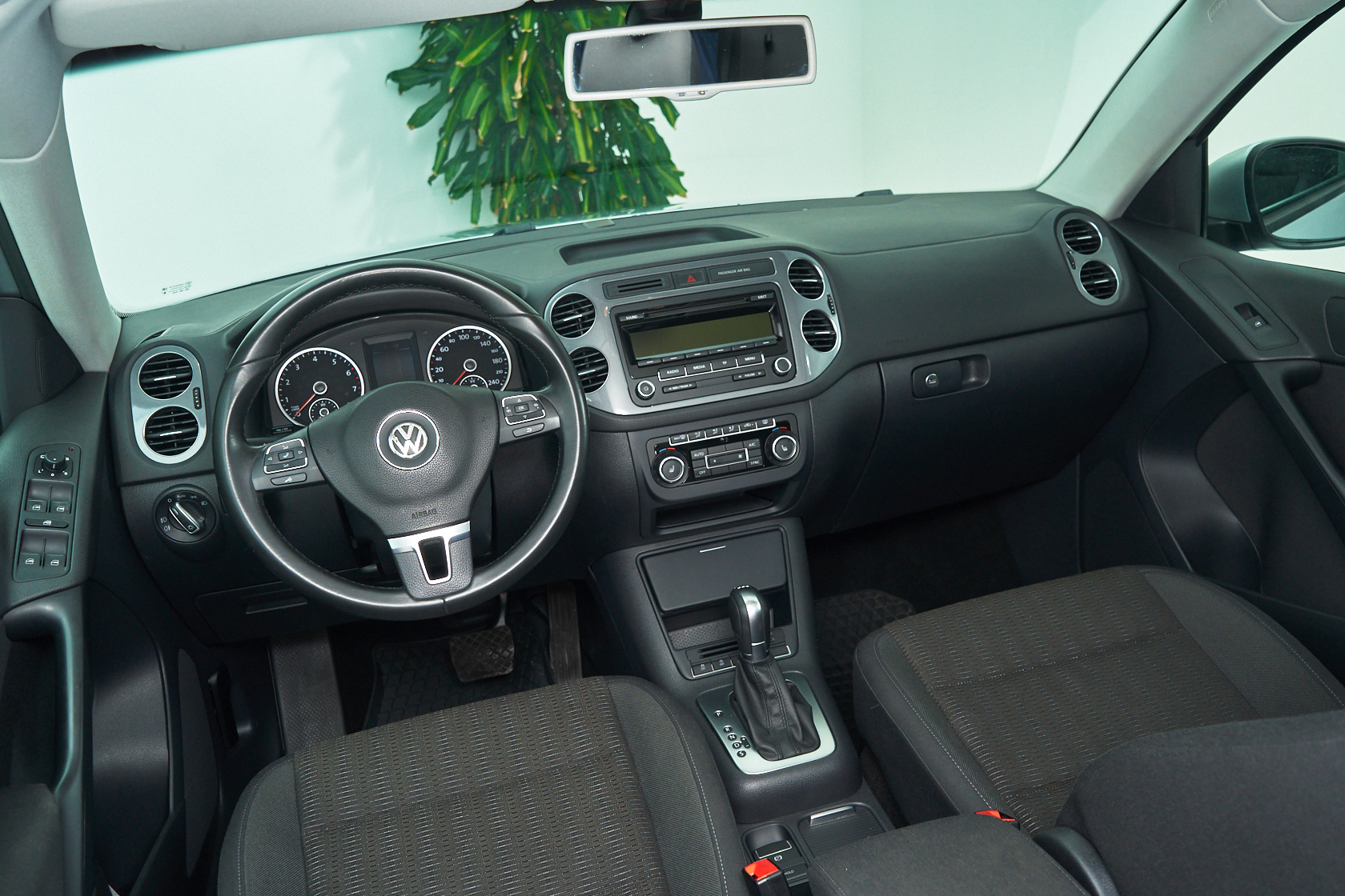 2015 Volkswagen Tiguan I Рестайлинг №6103579, Серый, 949000 рублей - вид 7