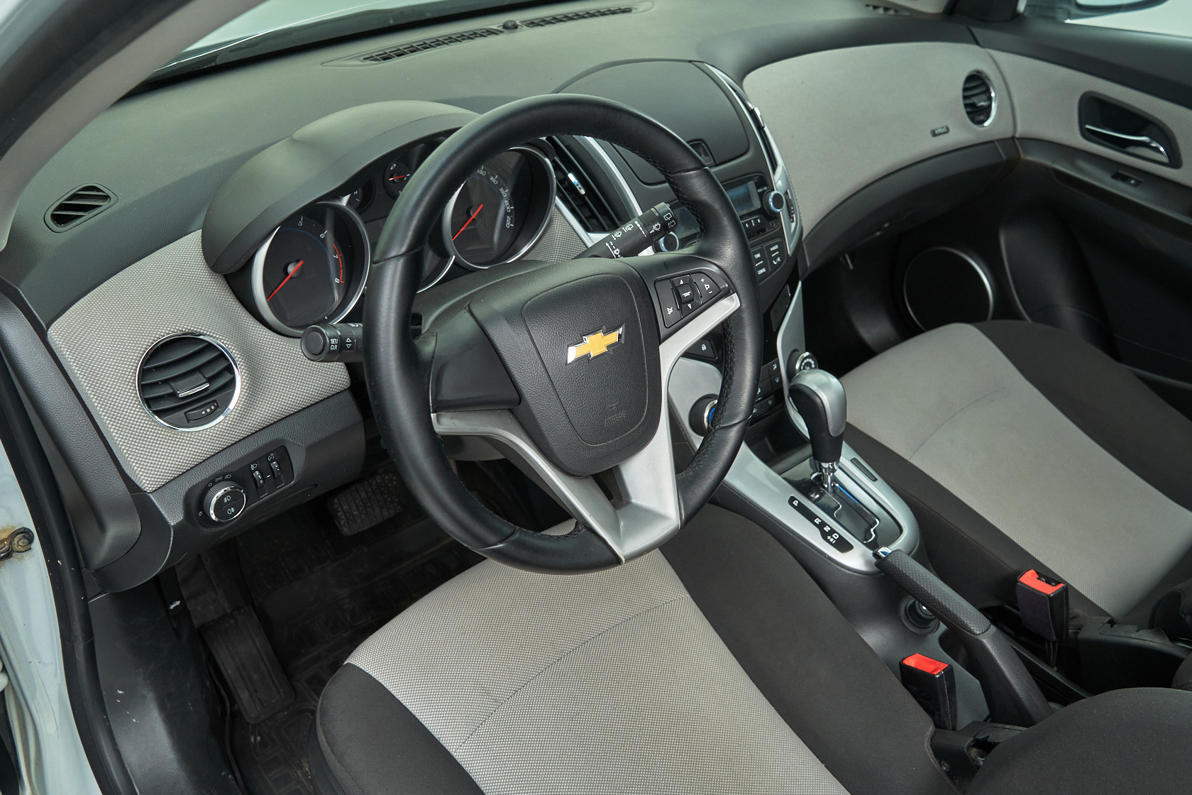 2013 Chevrolet Cruze I Рестайлинг, Белый - вид 10