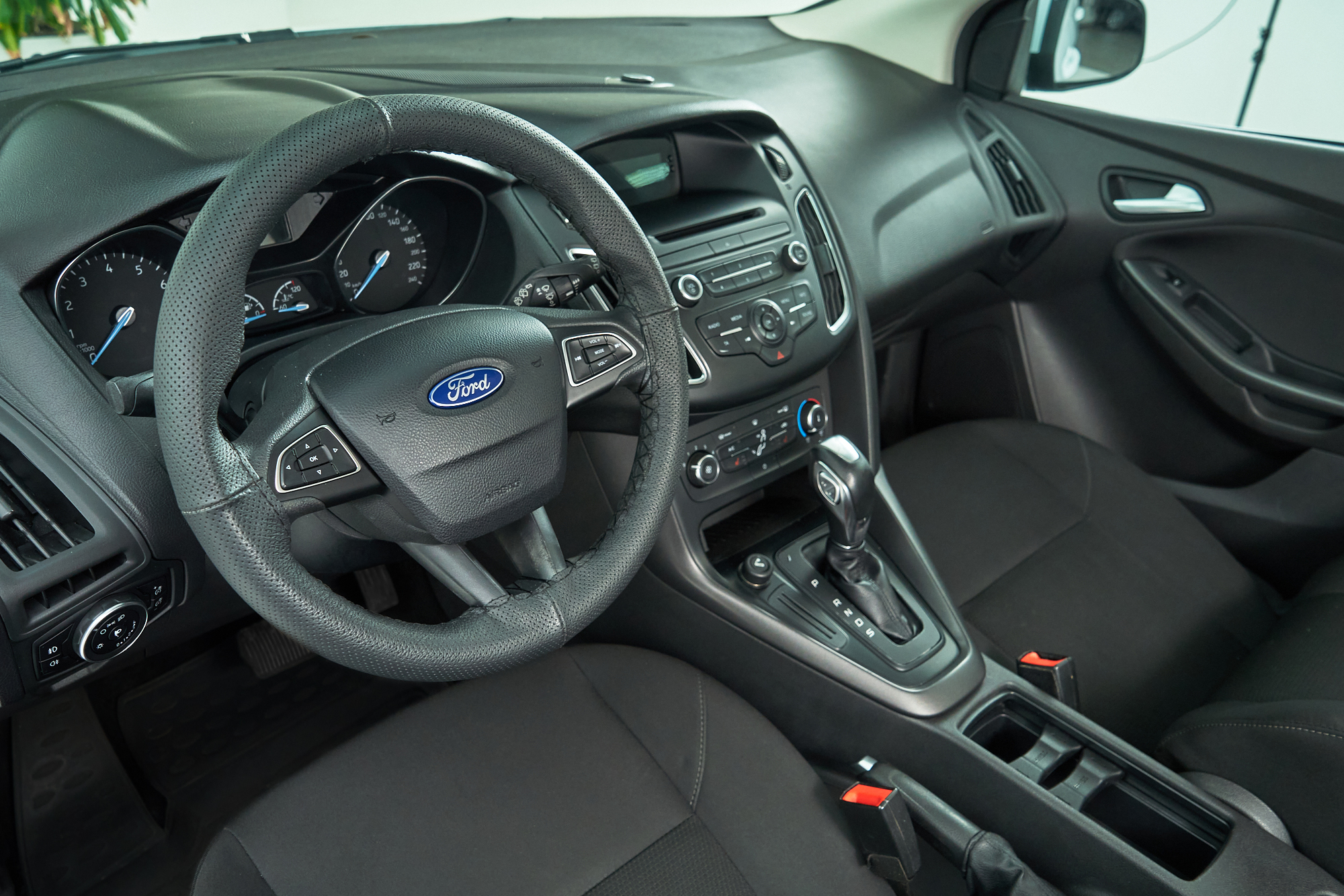 2015 Ford Focus III Рестайлинг, Белый - вид 11