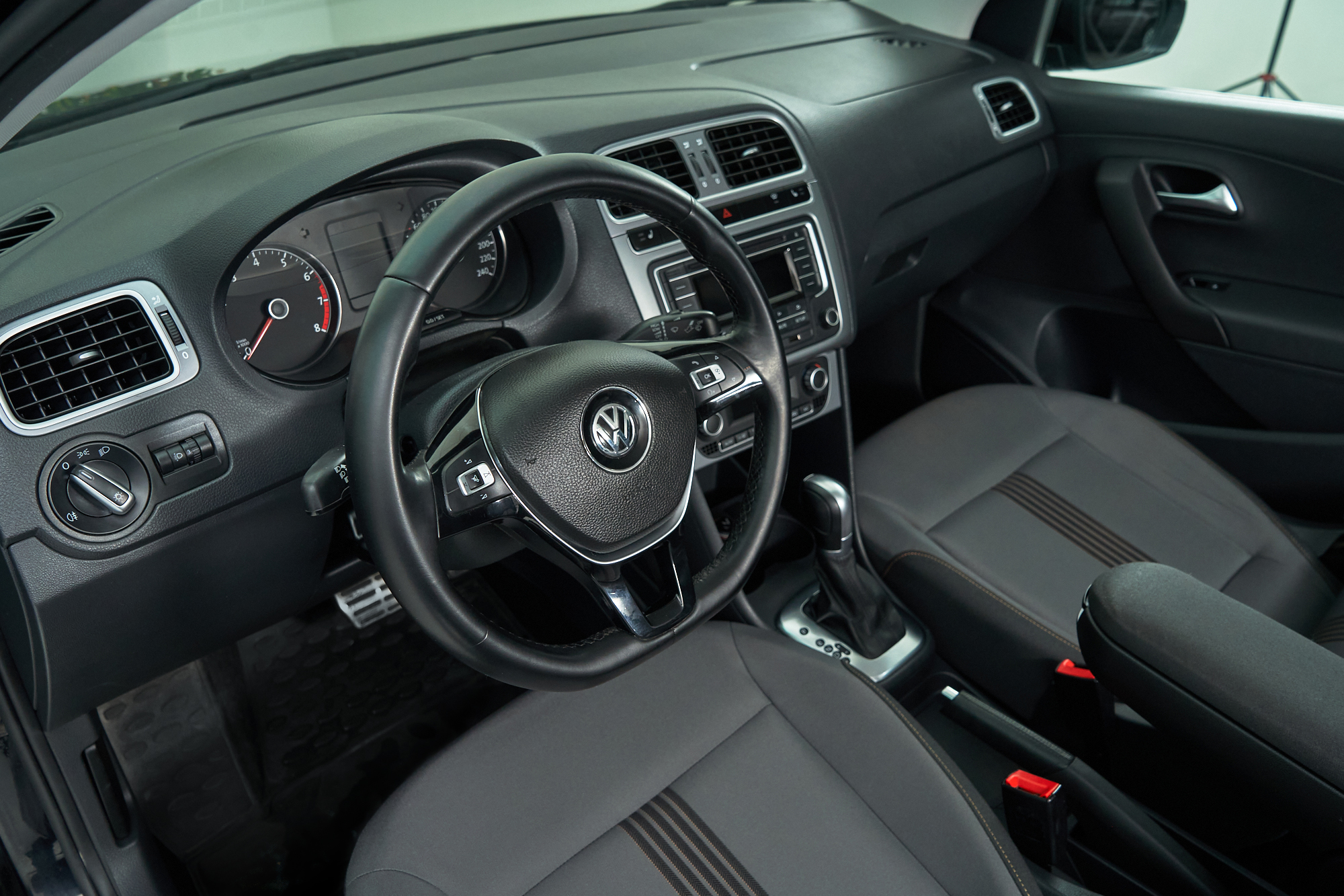 2016 Volkswagen Polo V Рестайлинг, Черный - вид 7