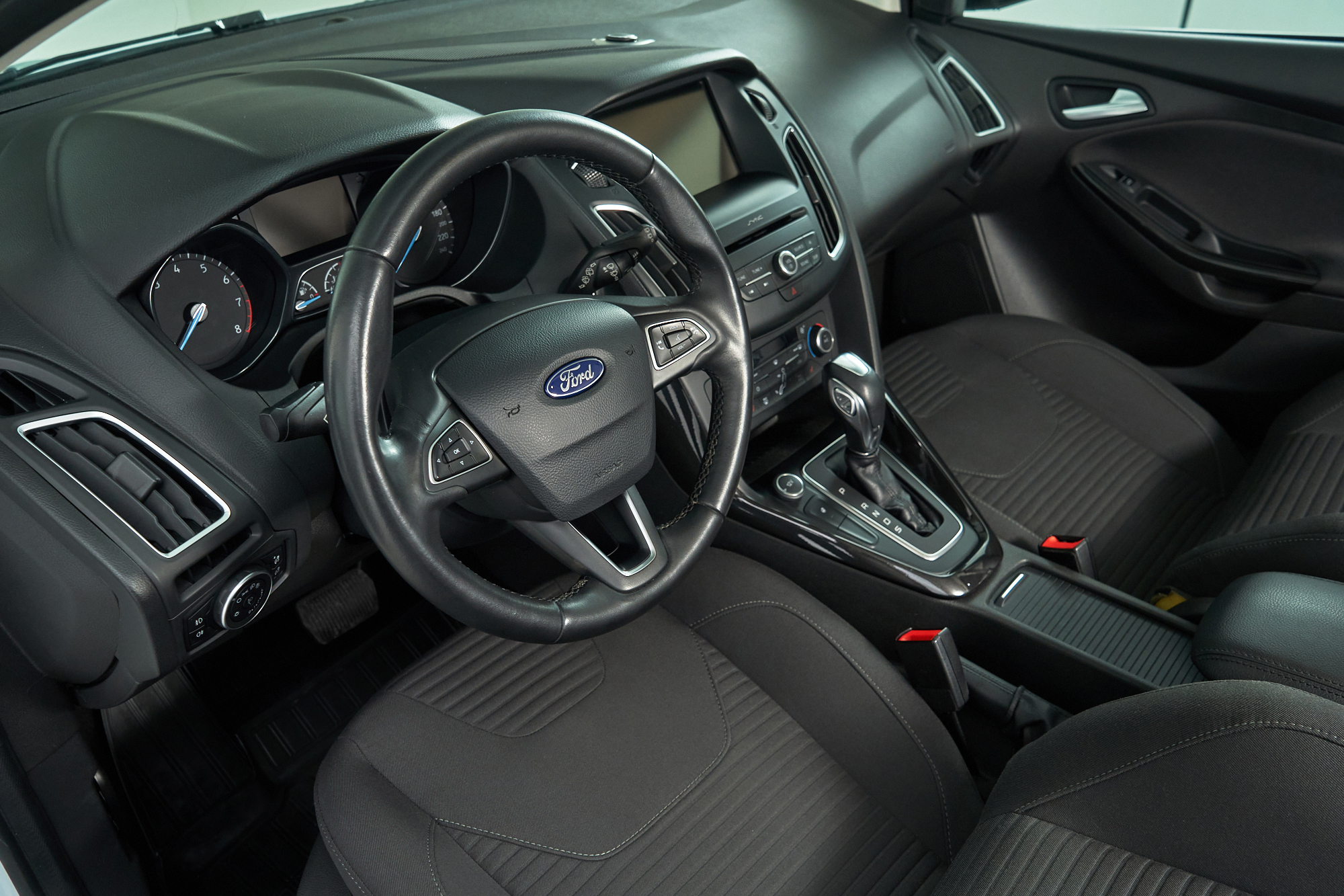 2015 Ford Focus III Рестайлинг, Белый - вид 12