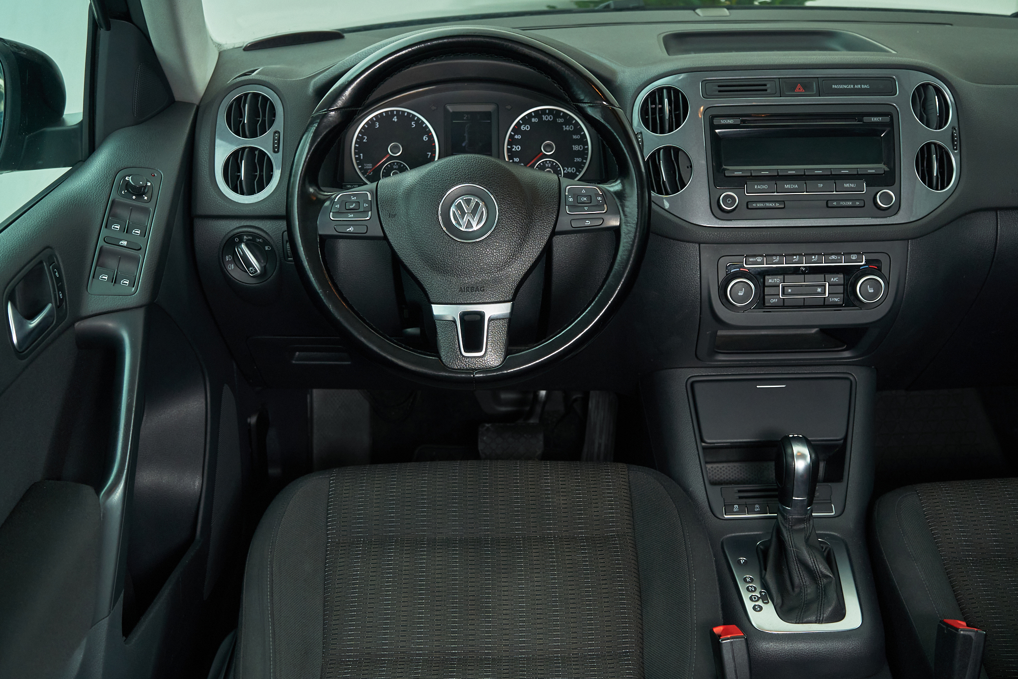 2013 Volkswagen Tiguan I Рестайлинг, Черный - вид 9