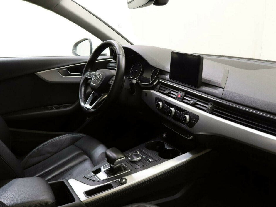 2017 Audi A4 V, Белый  - вид 6