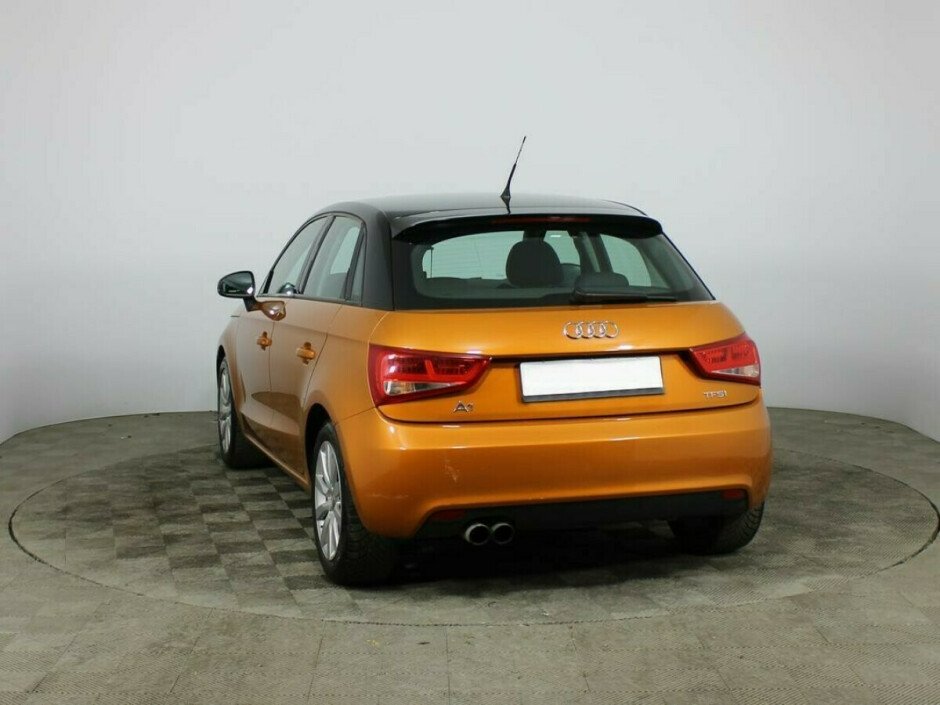 2013 Audi A1 I, Оранжевый металлик - вид 4