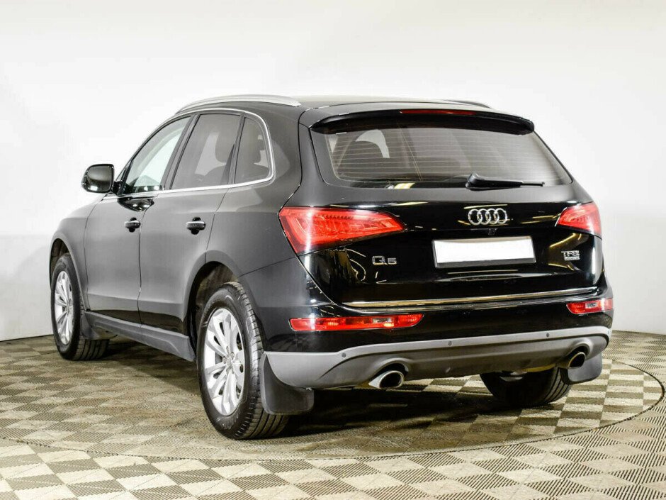 2015 Audi Q5 I, Черный металлик - вид 4