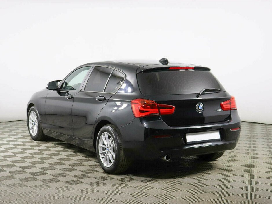 2018 BMW 1-seriya II, Черный металлик - вид 4