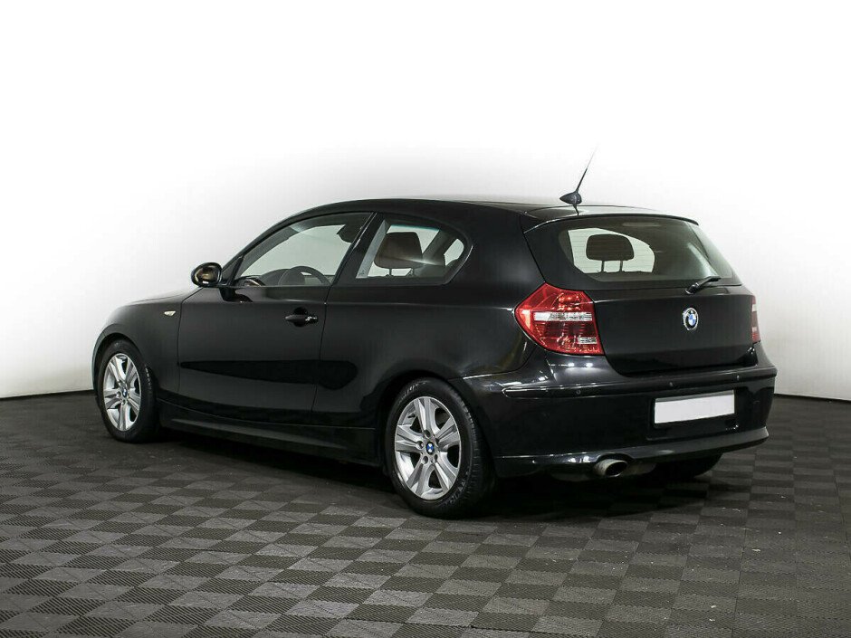 2010 BMW 1-seriya I, Черный металлик - вид 4