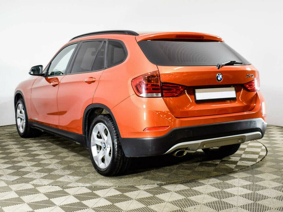 2013 BMW X1 I, Оранжевый металлик - вид 4