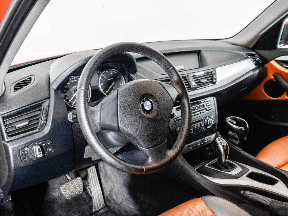 2013 BMW X1 I, Оранжевый металлик - вид 6