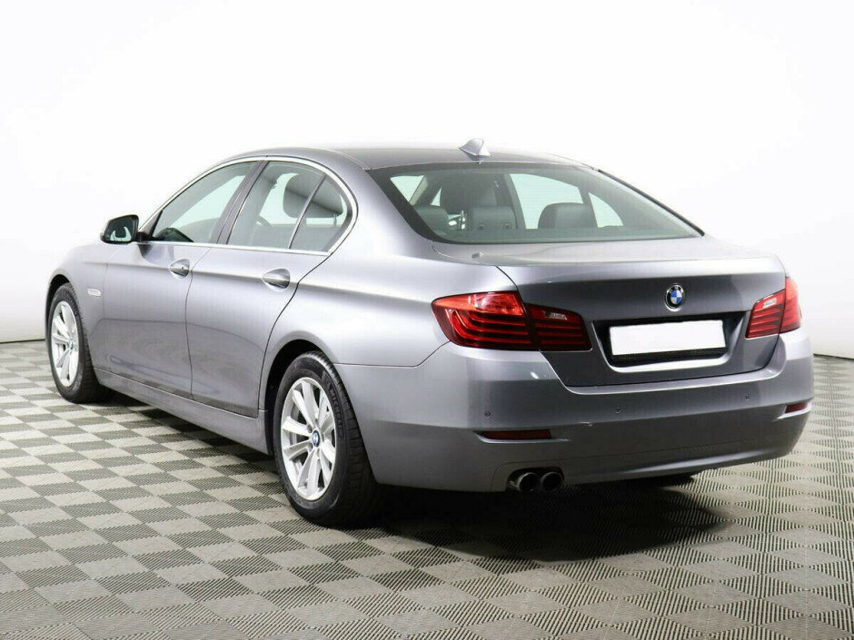 2014 BMW 5-seriya VI, Серый металлик - вид 4