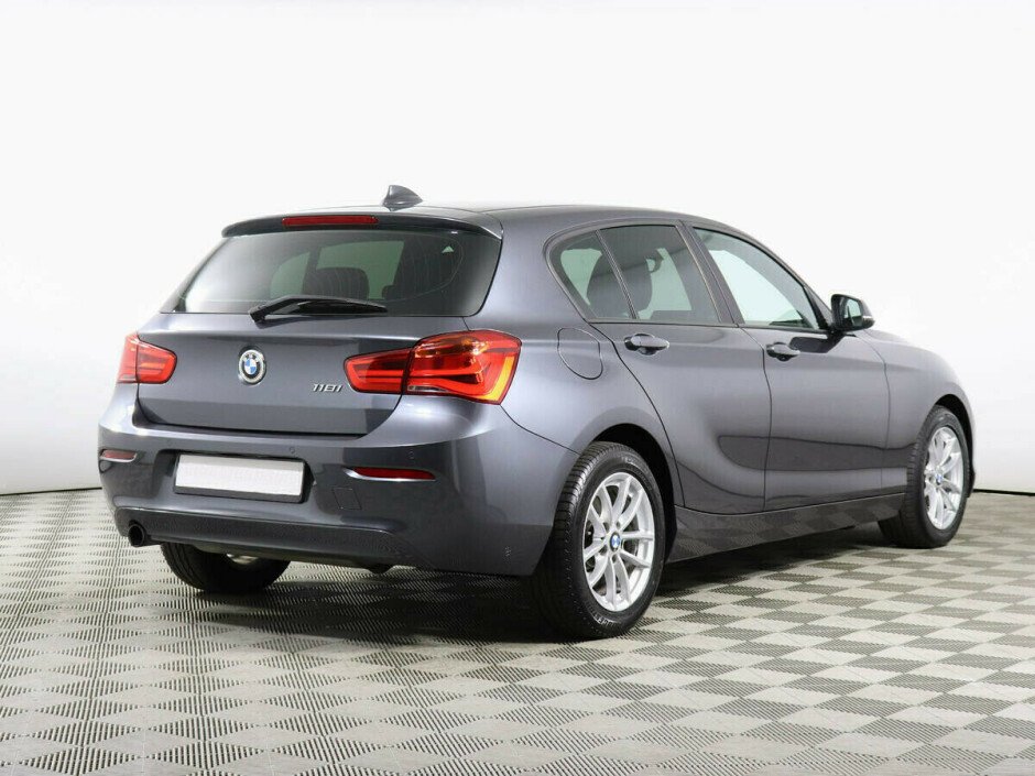 2017 BMW 1-seriya II, Серый  - вид 4