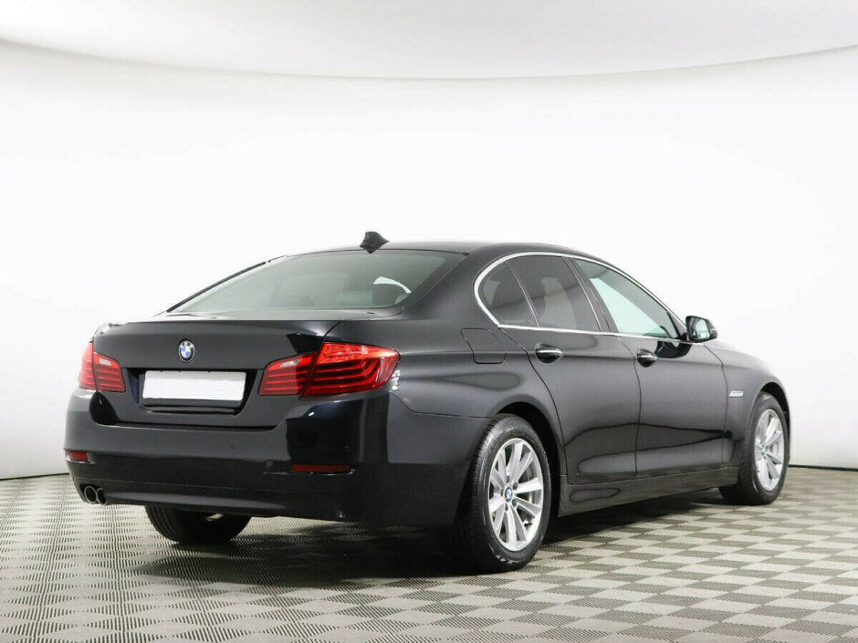 2016 BMW 5-seriya VII, Черный металлик - вид 2