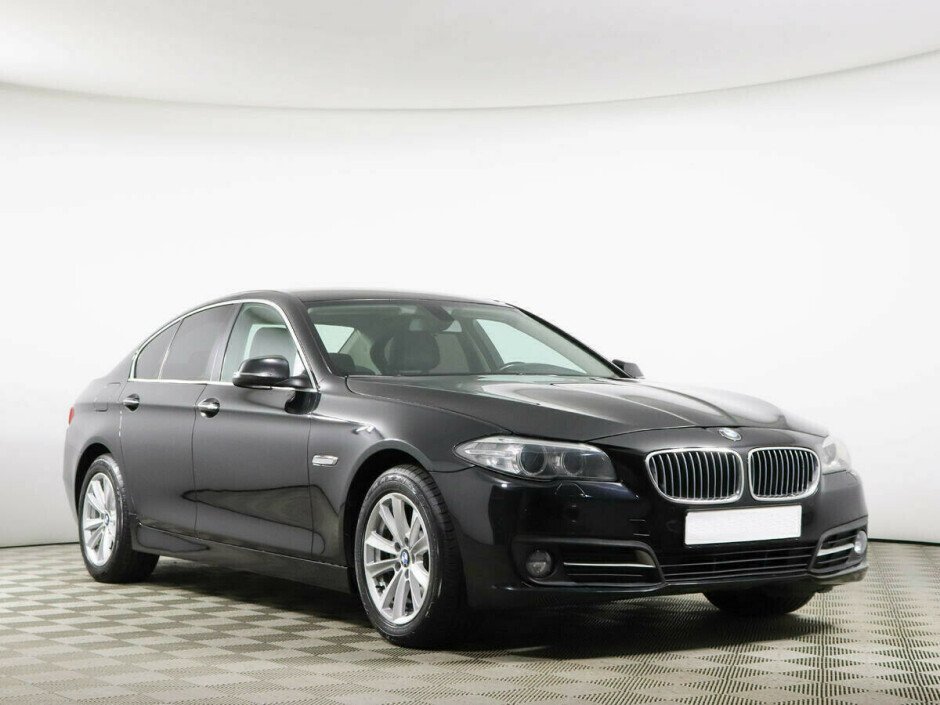 2016 BMW 5-seriya VII, Черный металлик - вид 3