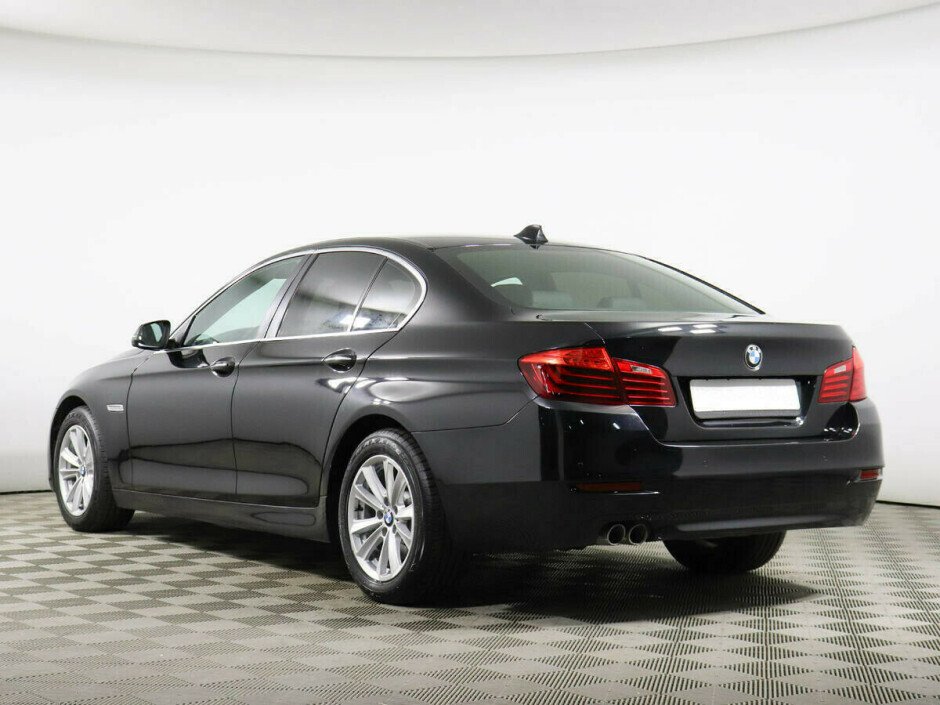 2016 BMW 5-seriya VII, Черный металлик - вид 4