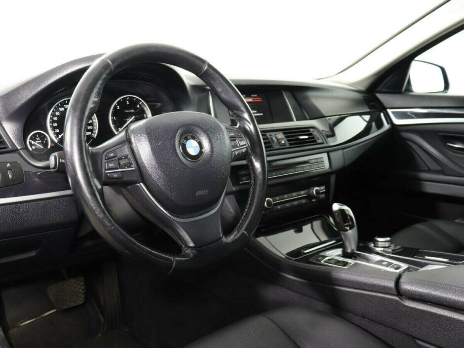 2016 BMW 5-seriya VII, Черный металлик - вид 5