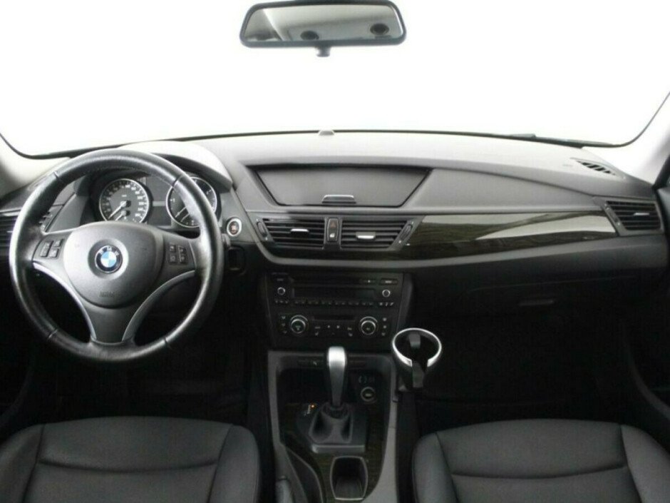 2011 BMW X1 I, Коричневый металлик - вид 3
