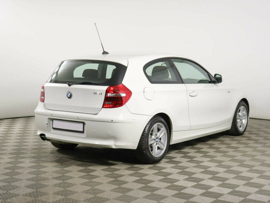 2011 BMW 1-seriya II, Белый  - вид 3