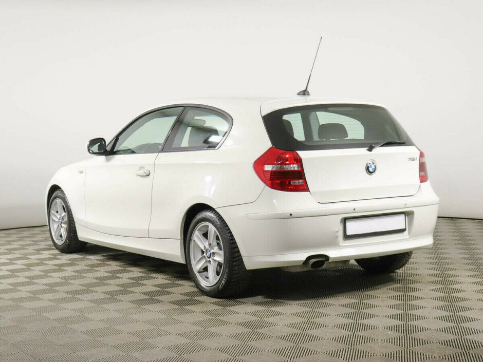 2011 BMW 1-seriya II, Белый  - вид 4