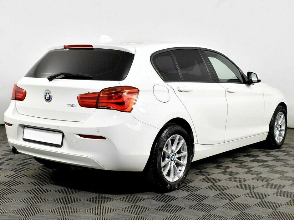 2017 BMW 1-seriya II, Белый металлик - вид 2
