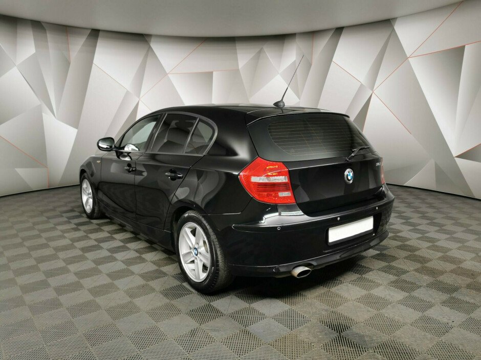 2010 BMW 1-seriya I, Черный металлик - вид 4