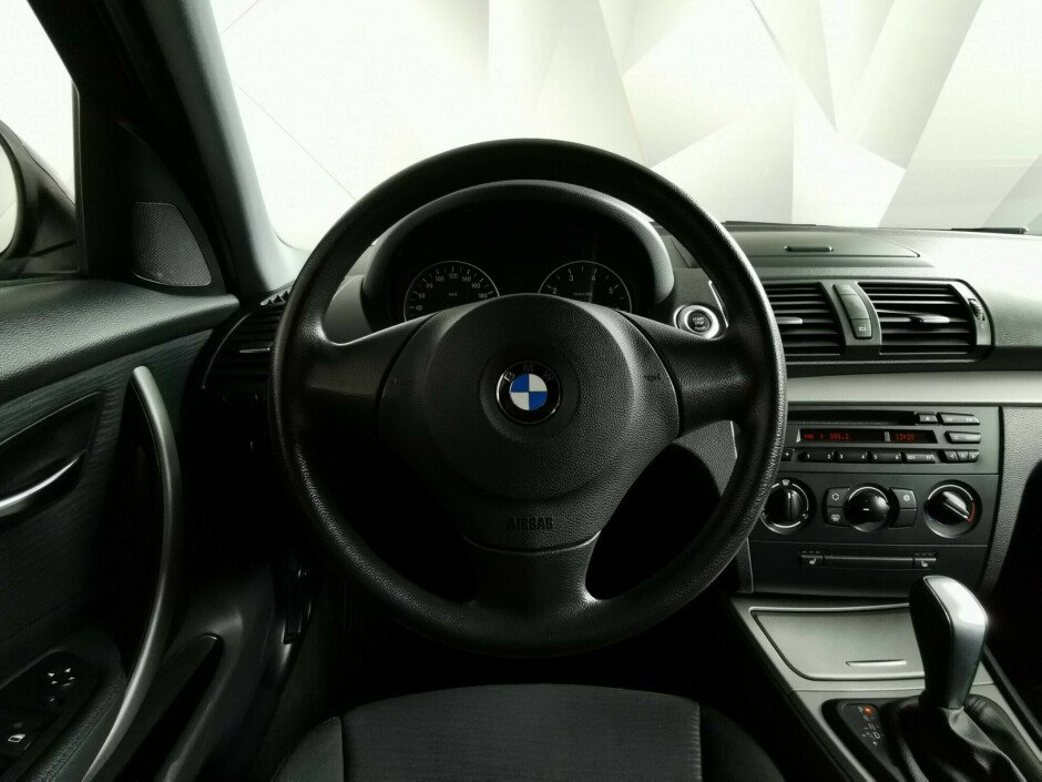2010 BMW 1-seriya I, Черный металлик - вид 5