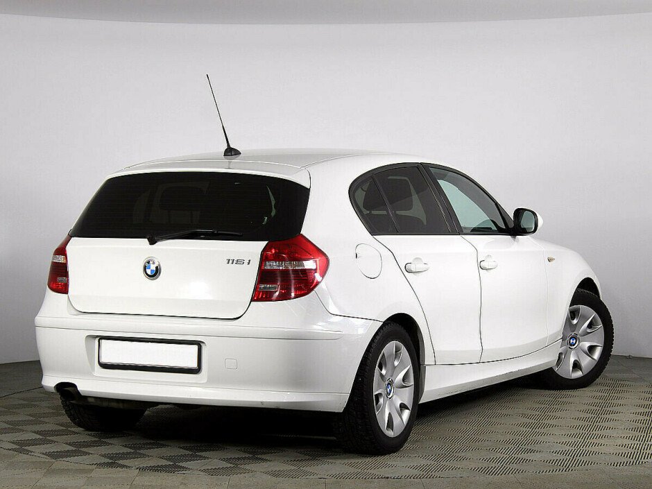 2011 BMW 1-seriya , Белый  - вид 2