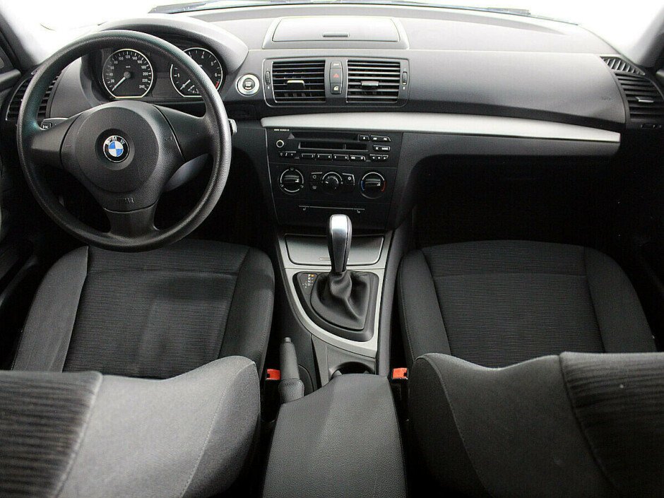 2011 BMW 1-seriya , Белый  - вид 3