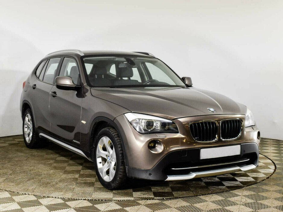 2012 BMW X1 I, Коричневый металлик - вид 2