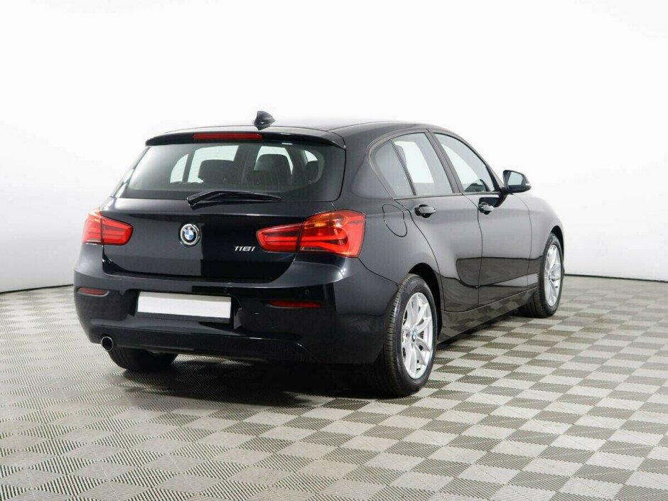 2016 BMW 1-seriya II, Черный металлик - вид 2