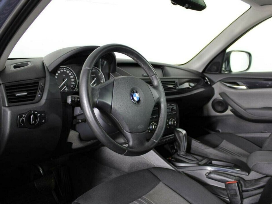 2012 BMW X1 I, Синий металлик - вид 4