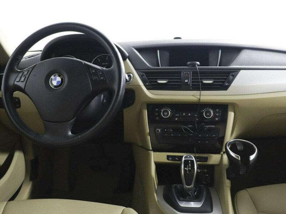 2014 BMW X1 I, Коричневый металлик - вид 8