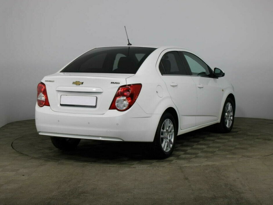 2014 Chevrolet Aveo II, Белый металлик - вид 4