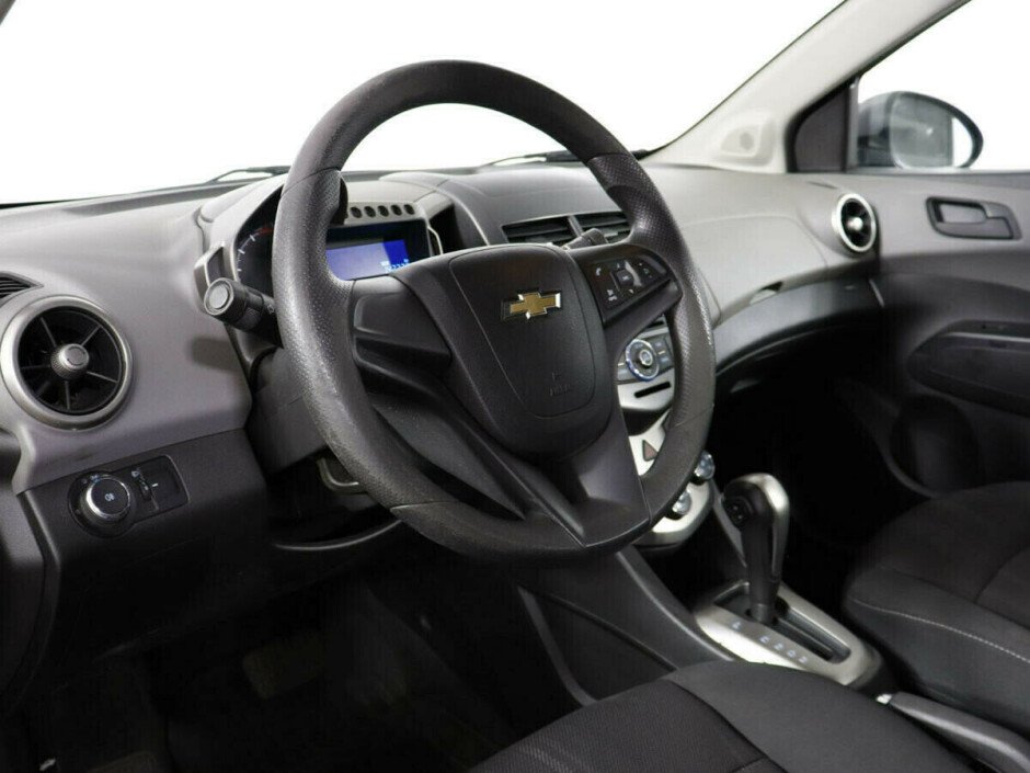 2013 Chevrolet Aveo II №6395132, Серый металлик, 304000 рублей - вид 5