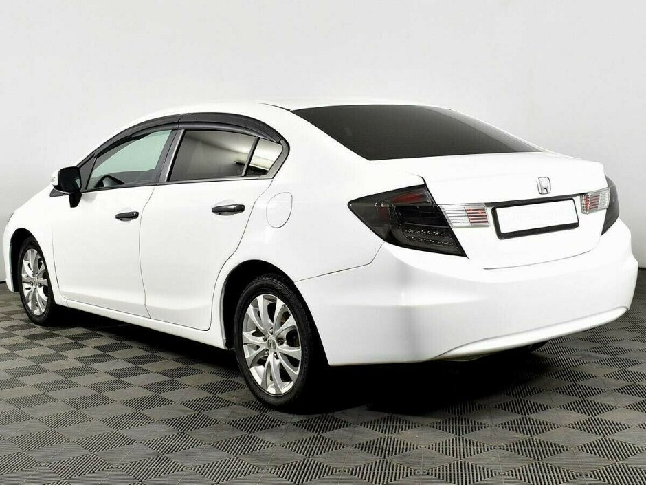 2012 Honda Civic IX, Белый  - вид 4