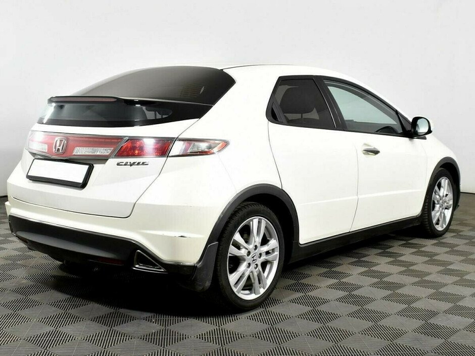 2011 Honda Civic IX, Белый металлик - вид 4