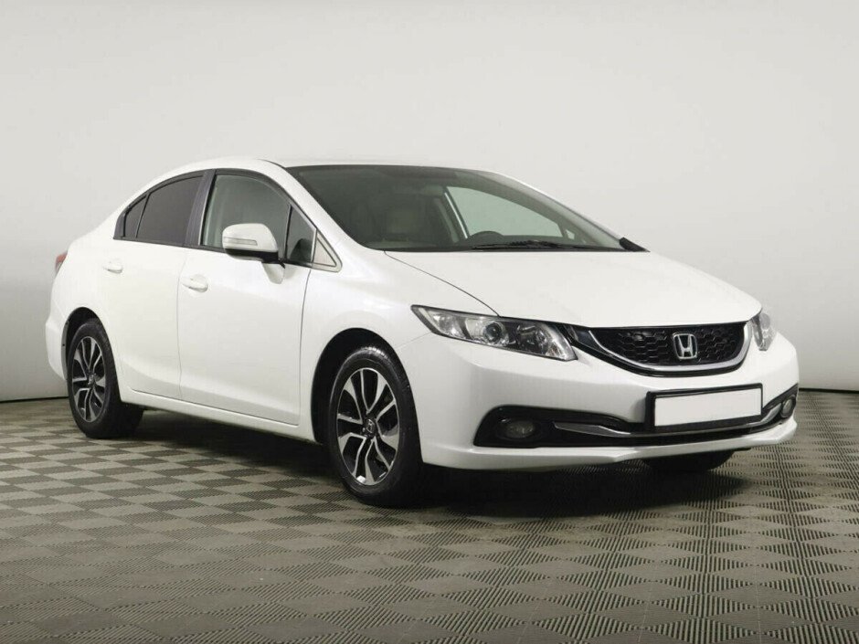 2013 Honda Civic IX, Белый металлик - вид 2